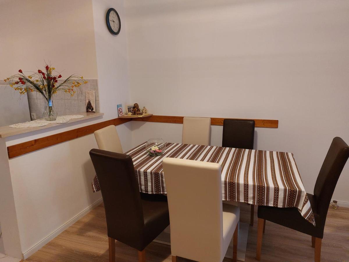 Apartment Ljubicic Podstrana Bagian luar foto